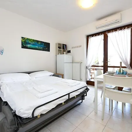 -piscina Con Vista- Casa Sui Colli Di Apartment